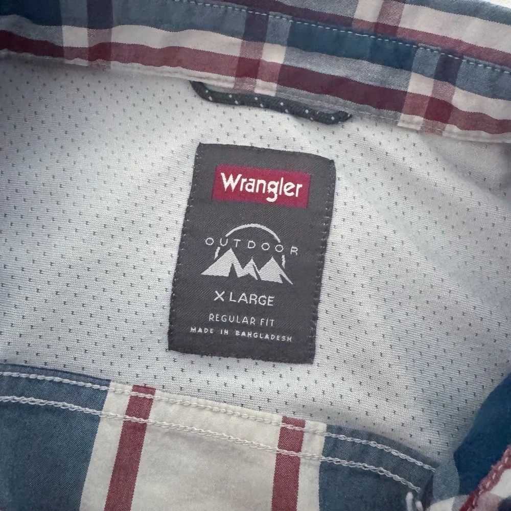 Wrangler Outdoor Long Sleeve Snap Shirt Men's XL Regular Fit Plaid Red Blue Vent